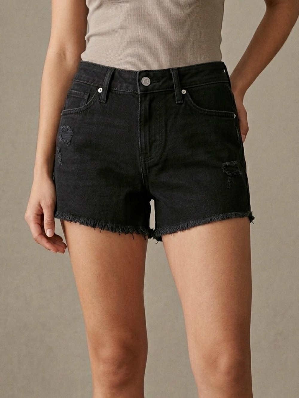 Silver Jeans NWT Boyfriend Cut Off Shorts Black Mid Rise Stretch 28 x 4